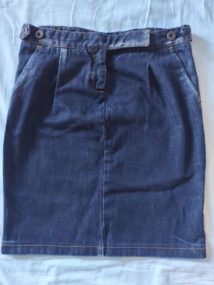 Benetton Pencil Denim Skirt like new, size M adjustable waist