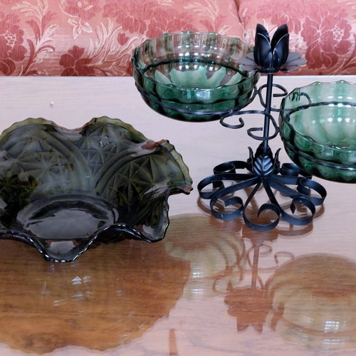 Vintage glassware like new with decorative and functional features