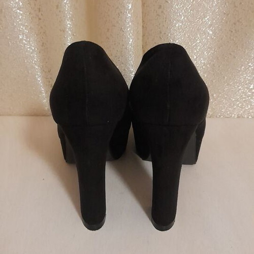 Tulipano black velvet pumps like new, size 37