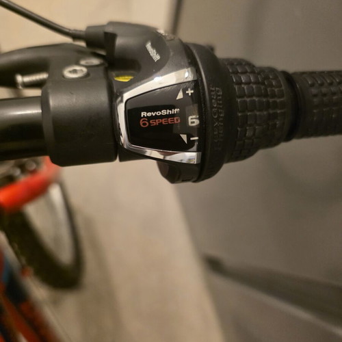 Clermont 24' Mountain Bike used, red, with gears