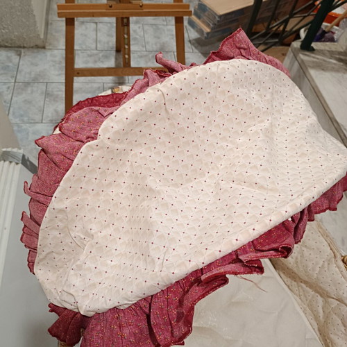 Baby bassinet with mattress and base, like new, straw