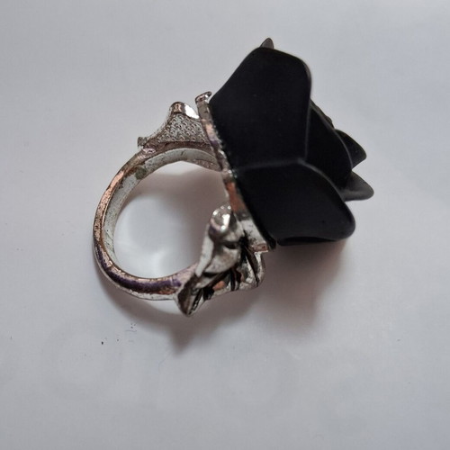 Black rose ring like new