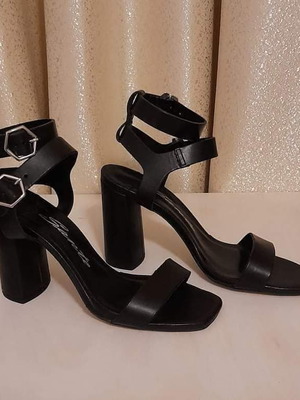 Sante leather black sandals like new, size 39