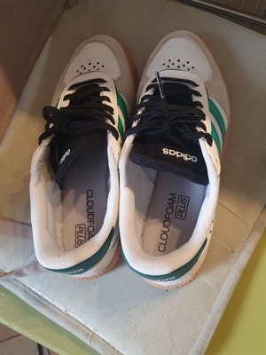 Adidas Breaknet Sleek athletic shoes new, size 39, white and green