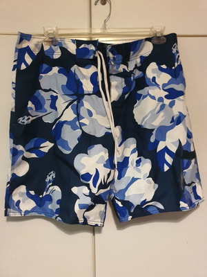 GAP swim shorts with blue floral pattern size L like new