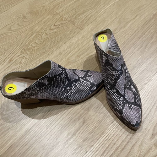 Shoes new, size 39, comfortable and stylish