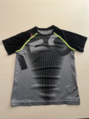 Adidas T-shirt like new, sizes S and M