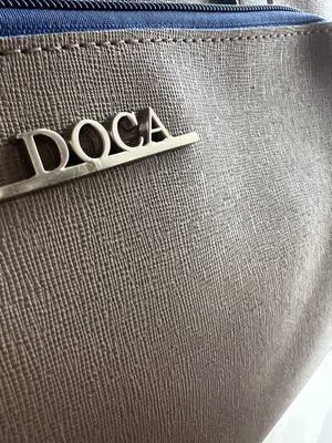 Γυναικεία τσάντα Doca σαν καινούργιο, γκρι με μπλε λεπτομέρειες