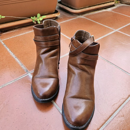 Women's brown ankle boots size 38 like new