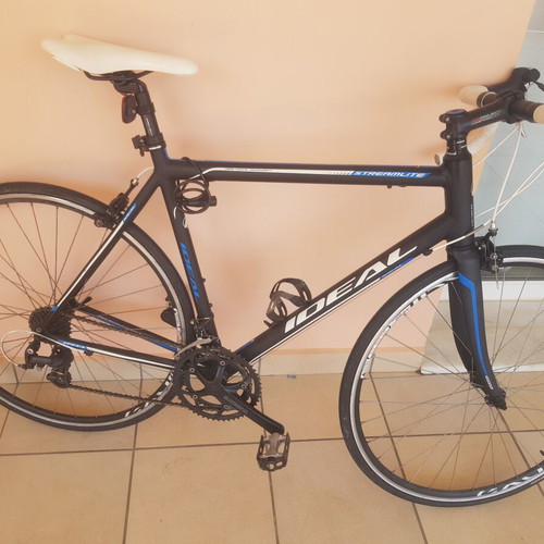 Ideal Streamlite road bike used, size L, black with white and blue details