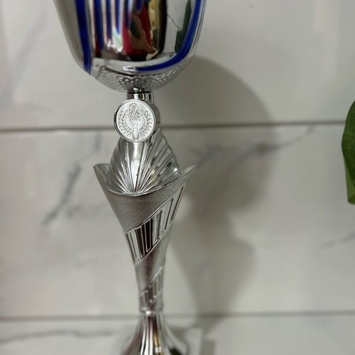 Κύπελλο βραβείου σαν καινούργιο, ύψος 31,5 εκ., μαρμάρινη βάση