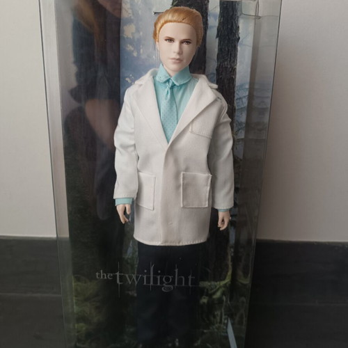 The Twilight Saga Carlisle doll new, Mattel Pink Label NRFB
