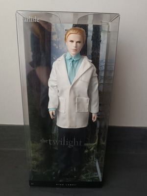 The Twilight Saga Carlisle doll new, Mattel Pink Label NRFB