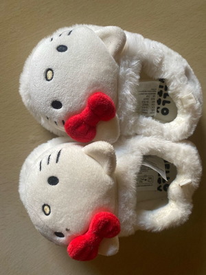 Hello Kitty H&M slippers new, size 25, white