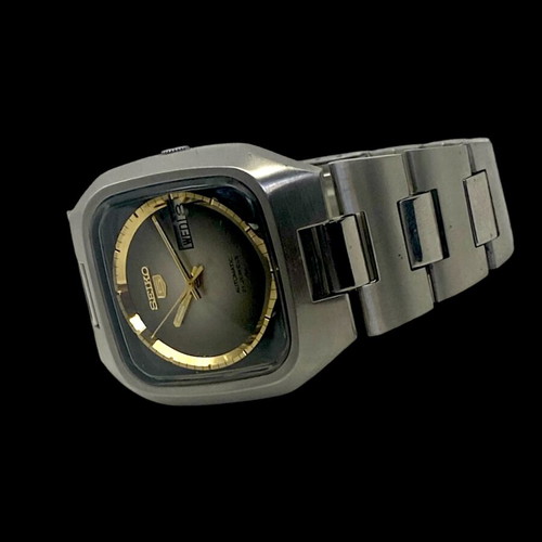 Seiko 5 automatic watch like new, square TV shape case