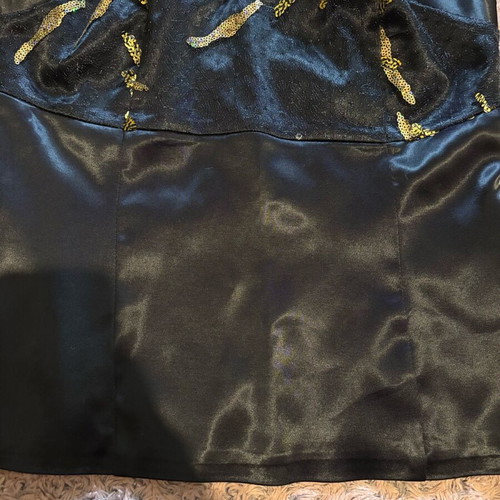 Satin top new with lace and gold details, size L