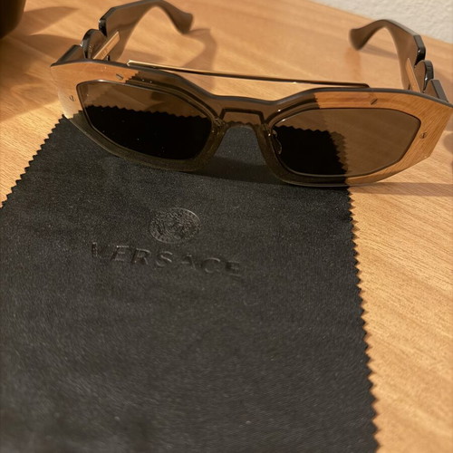 Versace unisex gold sunglasses with case and cloth