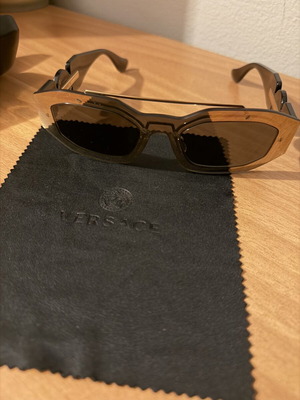 Versace unisex gold sunglasses with case and cloth