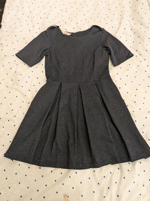 Moutaki dress gray like new with pockets