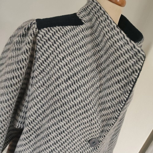 Vintage women's coat 100% wool herringbone like new