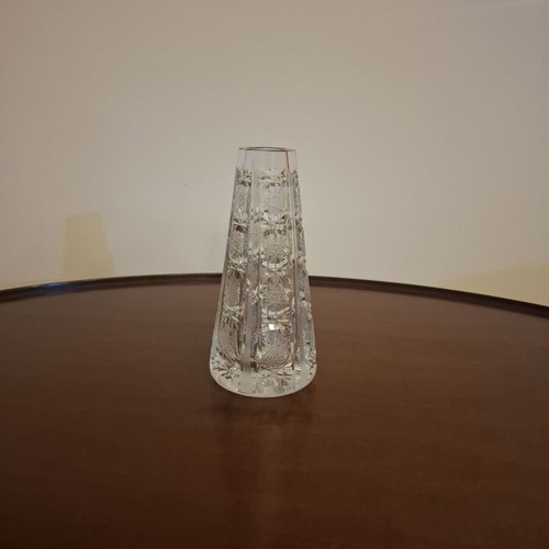 Cut Crystal Vase like new with pinwheel star pattern