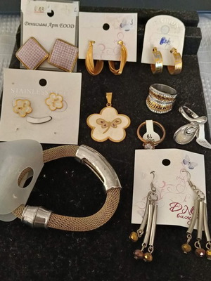 Jewelry set with 10 gold and silver pieces