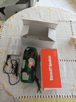 Bluetooth portable speaker like new
