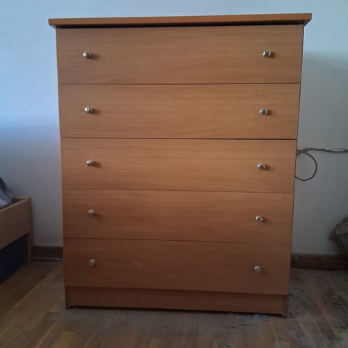 Chest of drawers like new, melamine