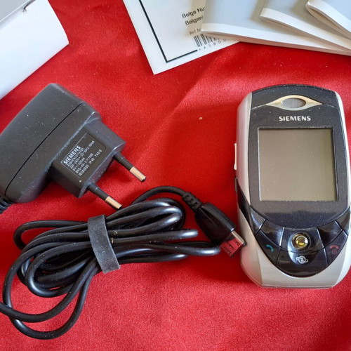 Siemens SL65 Ebony collectible cell phone used with packaging and accessories