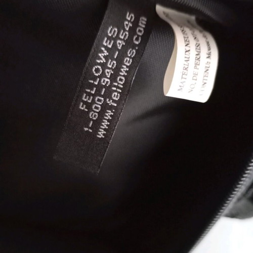Body Glove bag case for 32 CDs like new