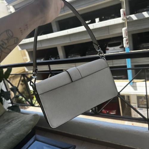 Michael Kors white shoulder bag like new