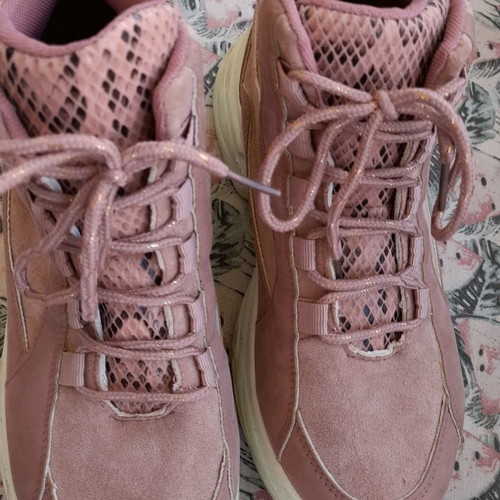 Pink athletic ankle boots like new, size 40 with snake print