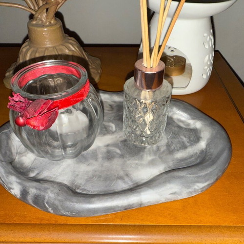 Decorative cloud-shaped plate like new
