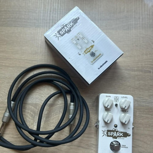 Spark Booster like new with 2 m cable gift