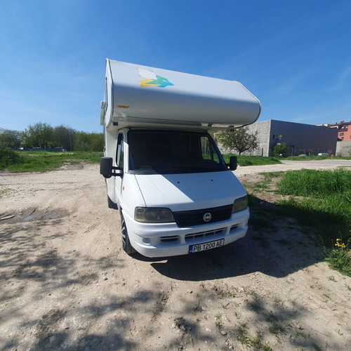 KNAUS camper used with two air conditioners and solar system