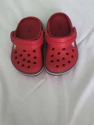 Παιδικά παντοφλάκια Crocs νούμερο C5 σαν καινούργια, κόκκινα
