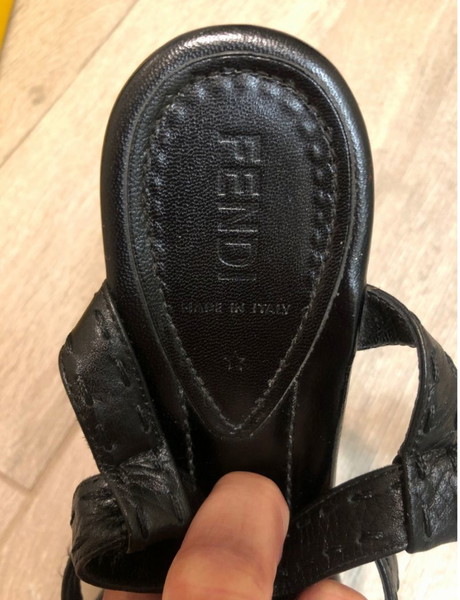 FENDI δερμάτινα πέδιλα
