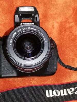 Φωτογραφική μηχανή DSLR Canon EOS 600D (EOS Rebel T3i) μεταχειρισμένη με αξεσουάρ