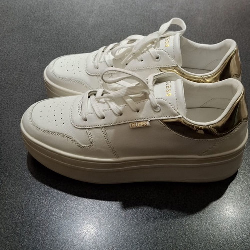 Guess Lifet Flatforms sneakers size 41, like new, white and gold