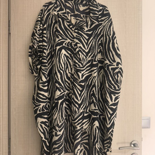 Fashion Plus asymmetric zebra print shirt new, oversized