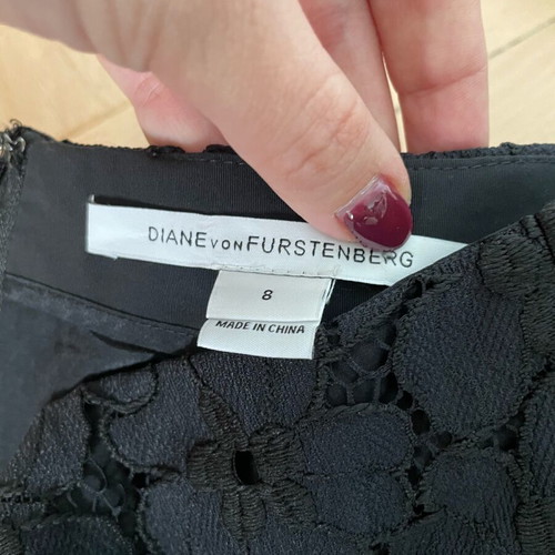 Diane Von Furstenberg skirt size S like new, blue, silk lining