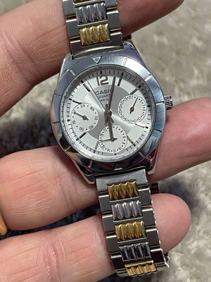 Casio women's watch silver like new