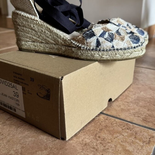 Alhamas espadrilles size 39 like new, beige and blue, 6-7 cm heel