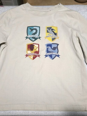 Beige children's sweatshirt for 6 years like new, size 116 cm