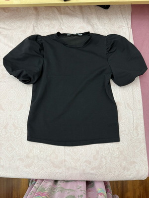 Walter Baker Skippy Puff Sleeve Top black, like new, XS