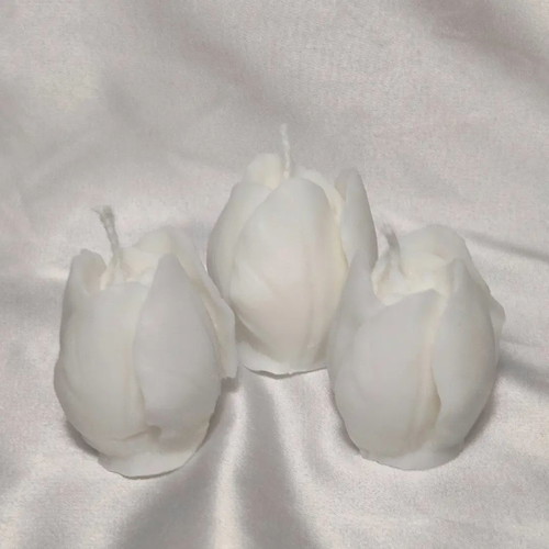 Tulip-shaped candle set of 3, new