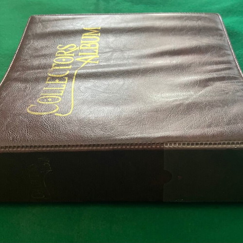 Collector album Game of Thrones cards like new, 300-350+ cards