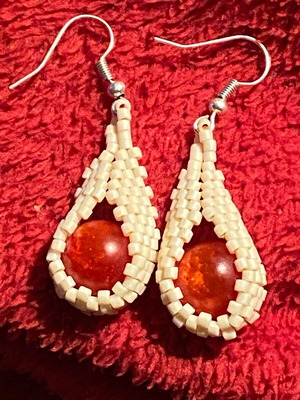 Handmade drop-shaped beaded earrings new, beige and orange