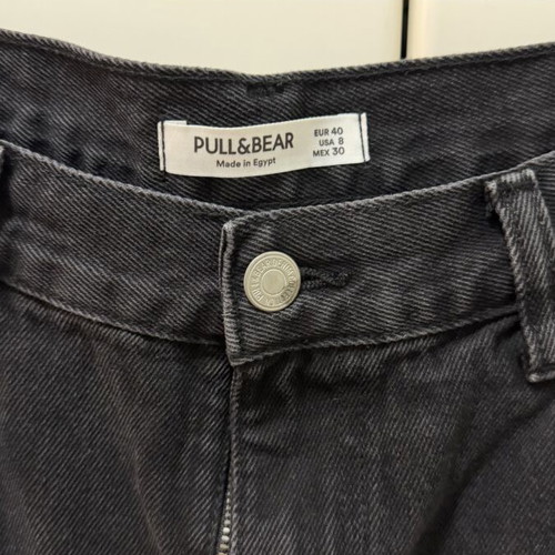 Pull & Bear Jean 3/4 like new, size L
