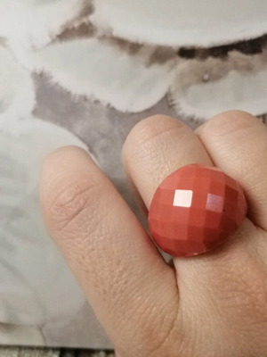 Pink ring like new with unique coral shade